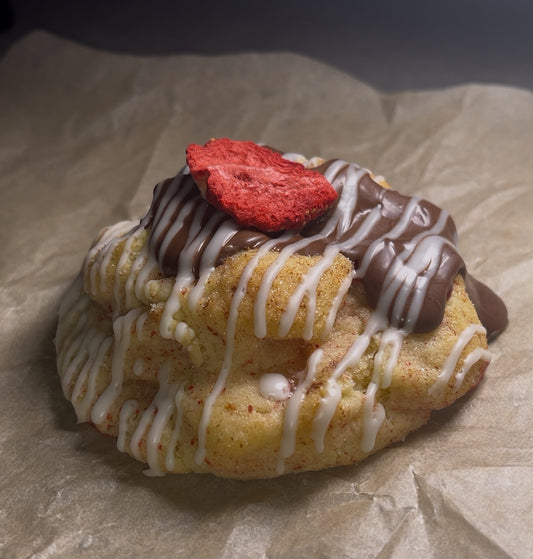 Strawberry Cheesecake Shell Cookie