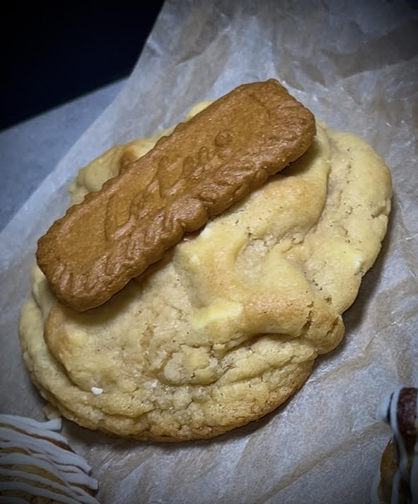 Biscoff Stuffed Cookies | Gooey Center & Buttery Crunch