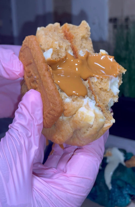 Biscoff Stuffed Cookies | Gooey Center & Buttery Crunch