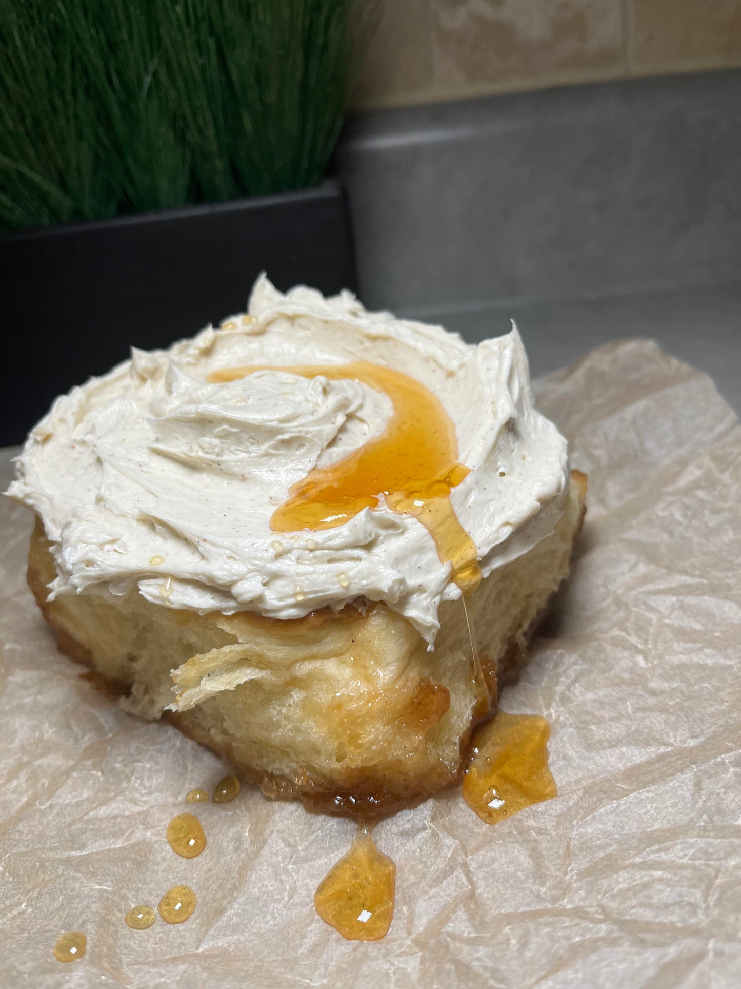 Honey Bun Roll (Set of 5) with Whipped Honey Butter – Soft & Gooey Texas Roadhouse-Inspired Treat | Bibi Lux Bakery
