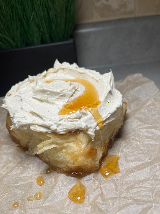 Honey Bun Roll (Set of 5) with Whipped Honey Butter – Soft & Gooey Texas Roadhouse-Inspired Treat | Bibi Lux Bakery